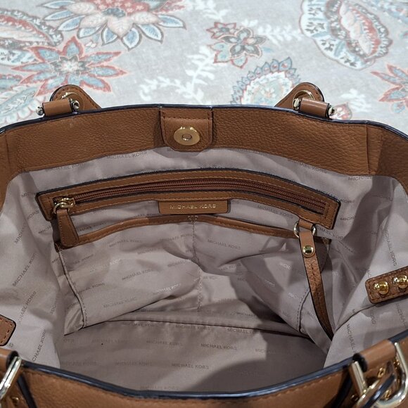 Michael Kors purse - Picture 5 of 5